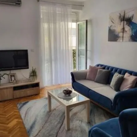 Ana 1 * Belgrade